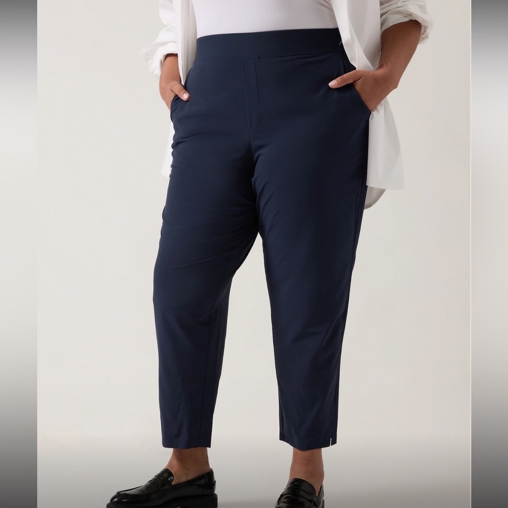 Athleta Navy Cropped Pull-On Pants